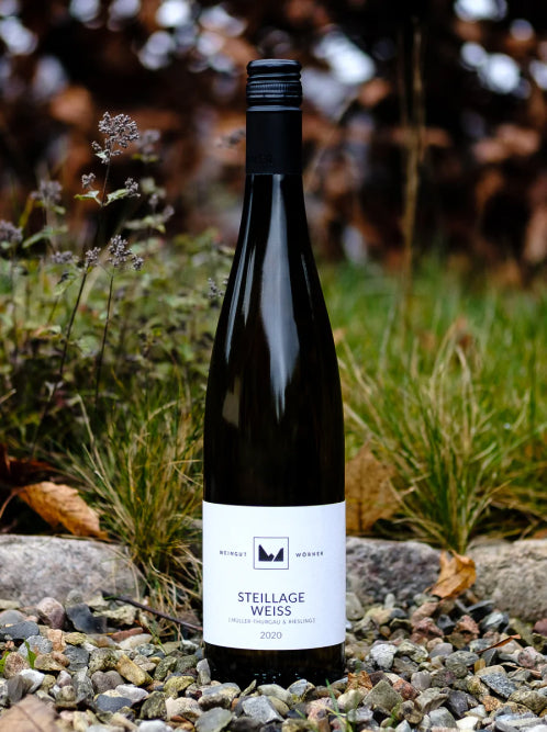 Estelle Dining Steillage Weiß Mathias Wörner Cuvée aus Müller-Thurgau & Riesling